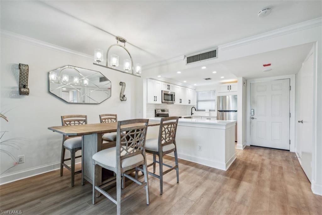 37 High Point CIR E 208, NAPLES, FL 34103 — photo 5