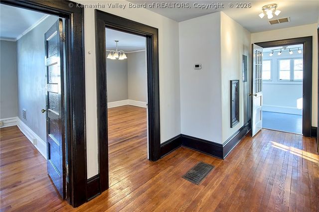 1594 Jackson Street, Charleston, WV 25311