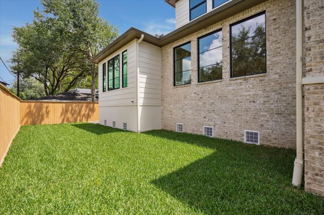 4914 Wigton Drive, Houston, TX 77096