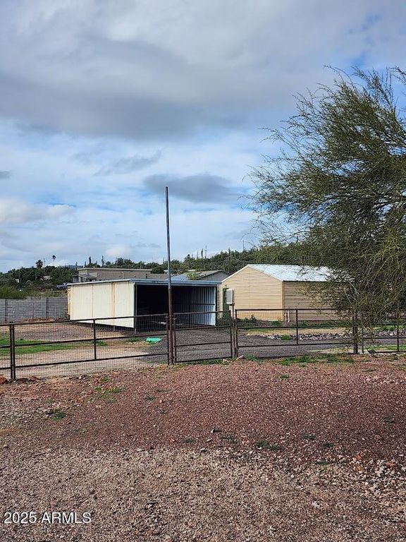 Image 25 of property listing at 48012 N 16TH Lane, New River, AZ 85087