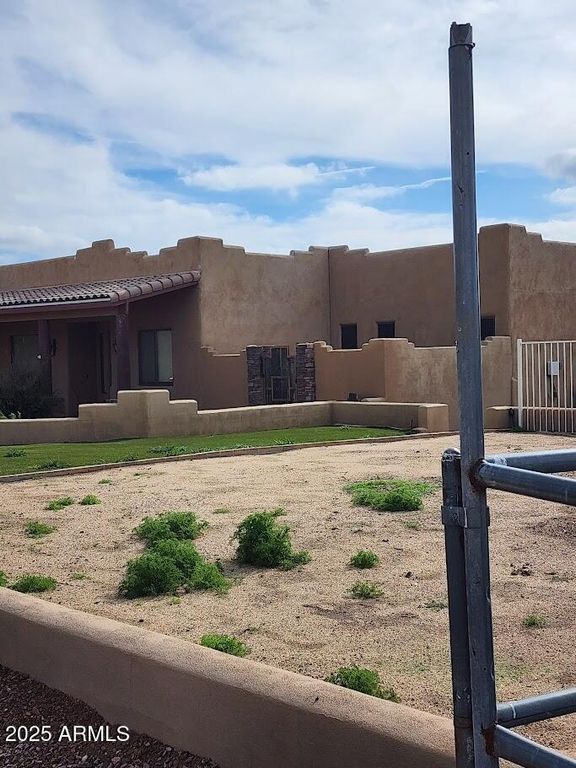 Image 30 of property listing at 48012 N 16TH Lane, New River, AZ 85087