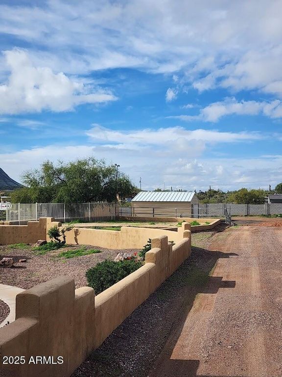 Image 31 of property listing at 48012 N 16TH Lane, New River, AZ 85087