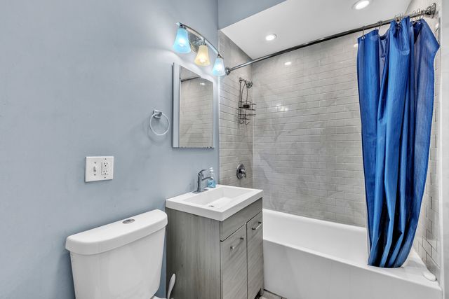 7627 S Prairie Avenue, Chicago, IL 60619