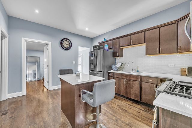 7627 S Prairie Avenue, Chicago, IL 60619