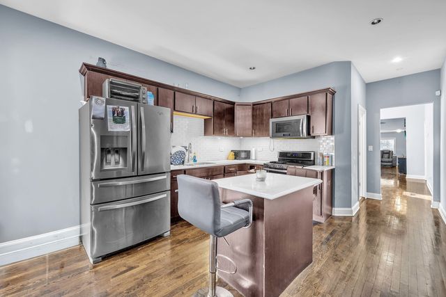 7627 S Prairie Avenue, Chicago, IL 60619
