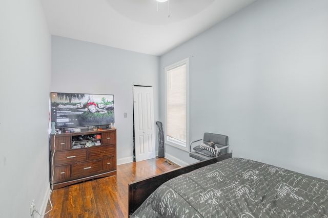 7627 S Prairie Avenue, Chicago, IL 60619