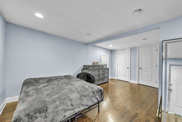 7627 S Prairie Avenue, Chicago, IL 60619