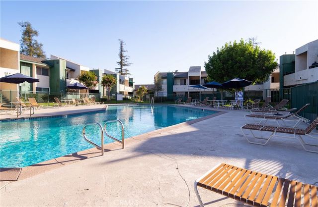 15321 Santa Gertrudes J110, La Mirada, CA 90638