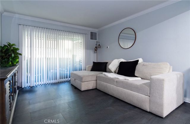 15321 Santa Gertrudes J110, La Mirada, CA 90638