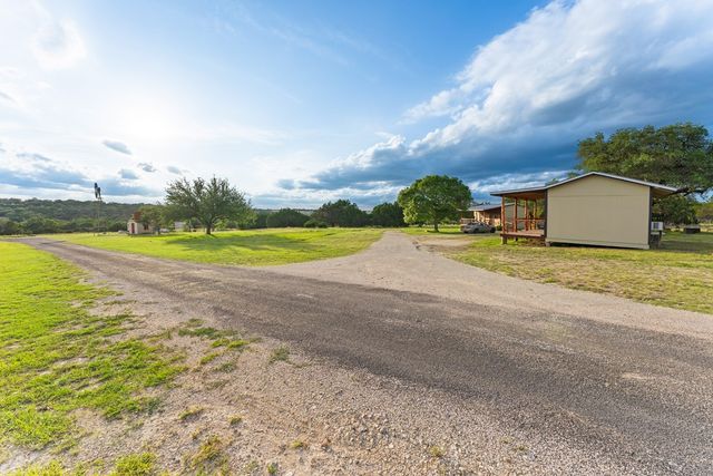 5996 RR 1376, Fredericksburg, TX 78624