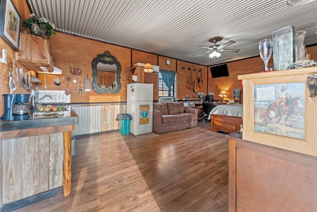 5996 RR 1376, Fredericksburg, TX 78624