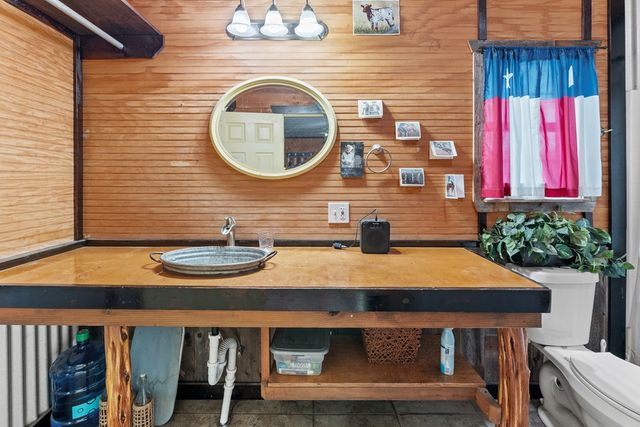 5996 RR 1376, Fredericksburg, TX 78624