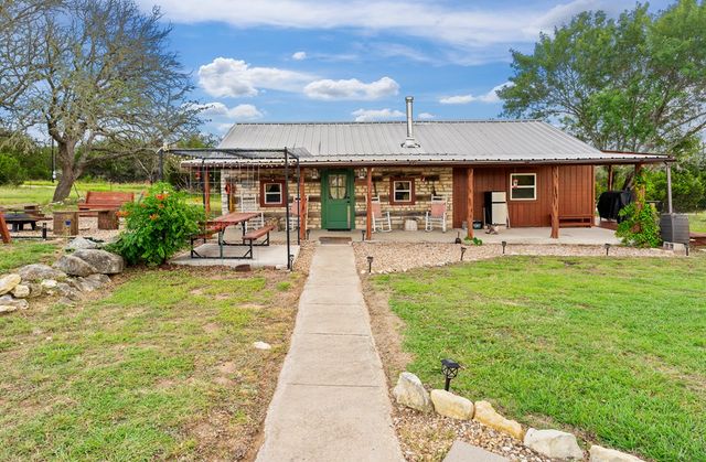 5996 RR 1376, Fredericksburg, TX 78624