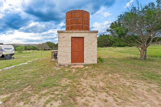 5996 RR 1376, Fredericksburg, TX 78624