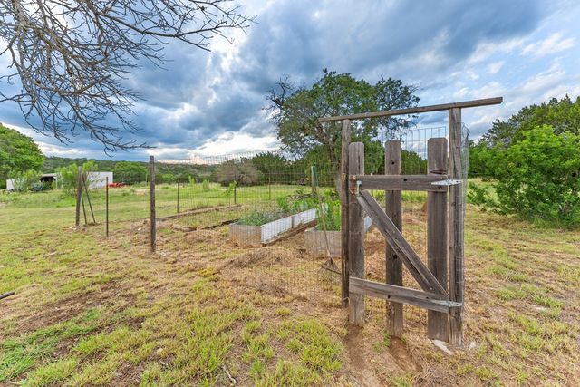 5996 RR 1376, Fredericksburg, TX 78624