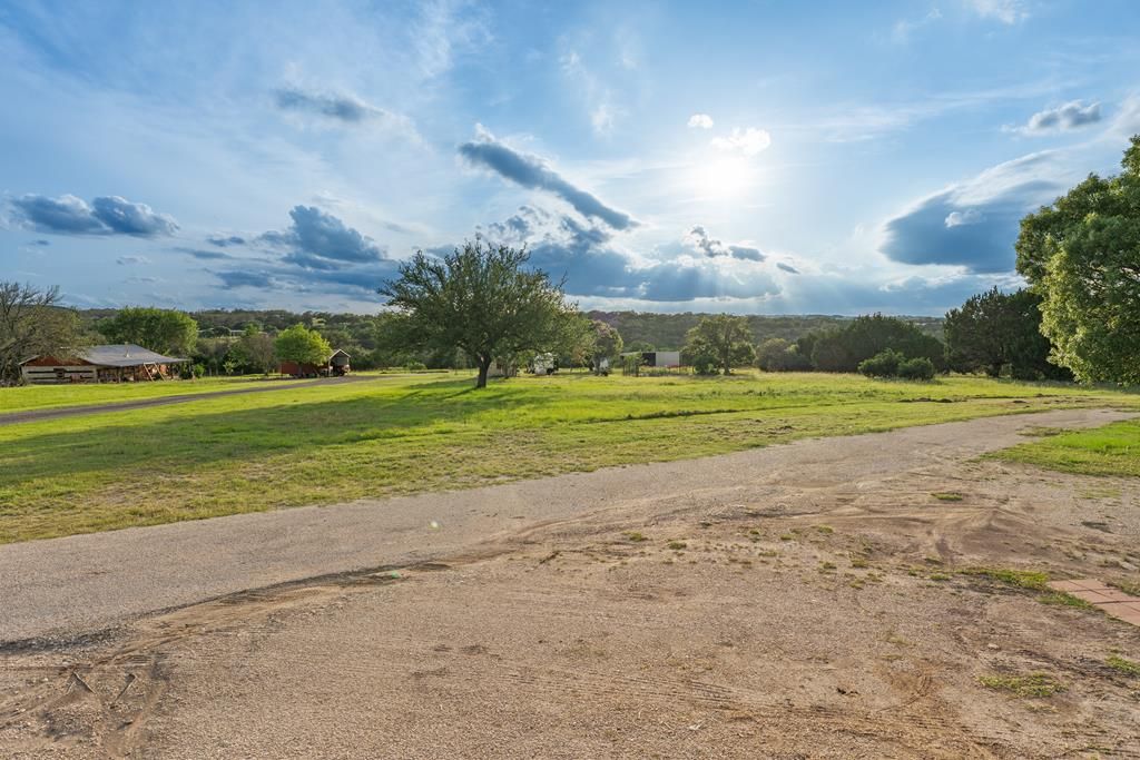 5996 RR 1376, Fredericksburg, TX 78624
