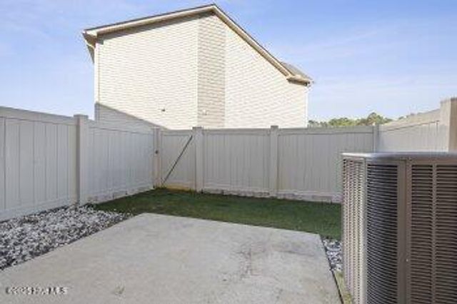 408 Sullivan Loop Road, Midway Park, NC 28544