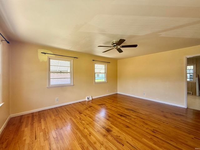 26 N Fairlawn Avenue, Evansville, IN 47711