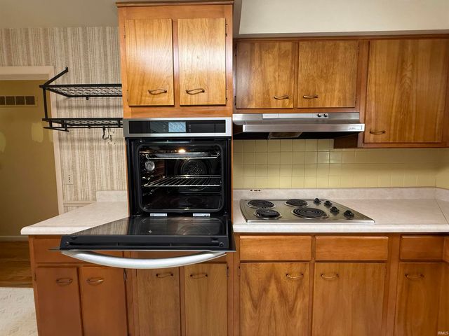 26 N Fairlawn Avenue, Evansville, IN 47711