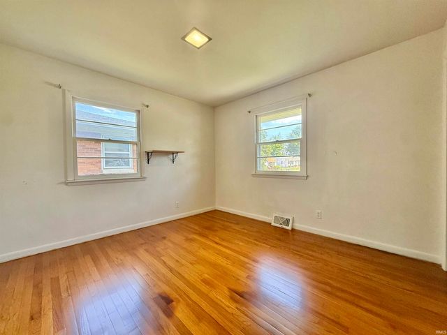 26 N Fairlawn Avenue, Evansville, IN 47711