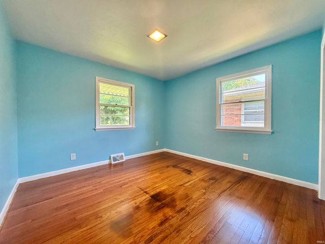 26 N Fairlawn Avenue, Evansville, IN 47711