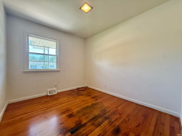 26 N Fairlawn Avenue, Evansville, IN 47711