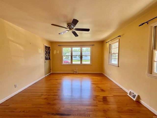 26 N Fairlawn Avenue, Evansville, IN 47711