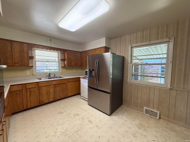 26 N Fairlawn Avenue, Evansville, IN 47711