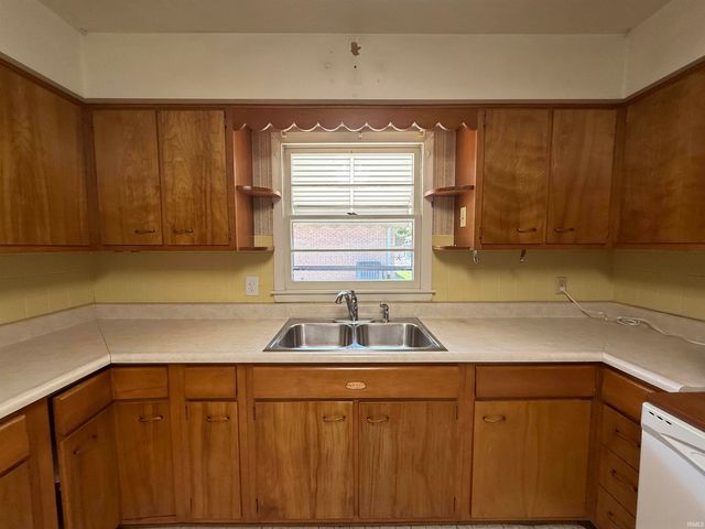 26 N Fairlawn Avenue, Evansville, IN 47711