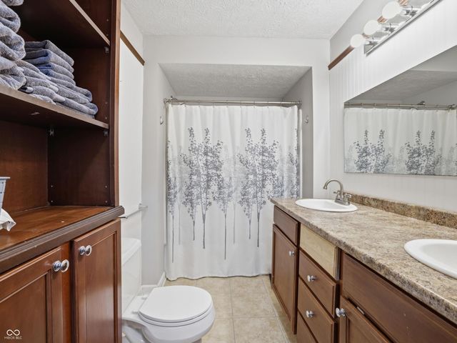 780 W 236th Street, Sheridan, IN 46069