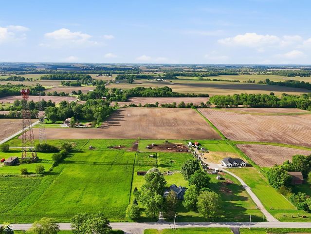 780 W 236th Street, Sheridan, IN 46069