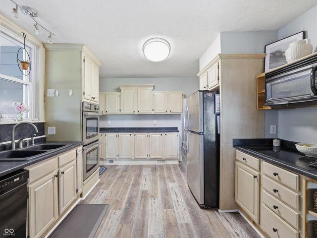 780 W 236th Street, Sheridan, IN 46069