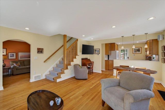 718 W Lakeside Street, Madison, WI 53715