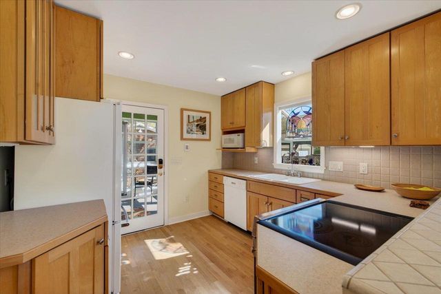 718 W Lakeside Street, Madison, WI 53715