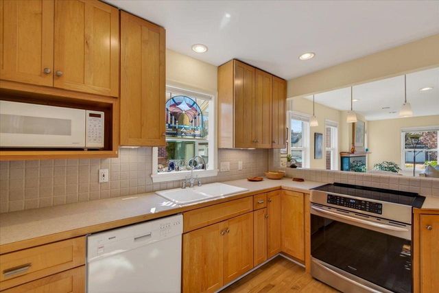 718 W Lakeside Street, Madison, WI 53715