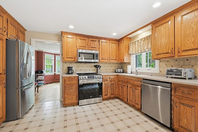 37 Jillson Cir, Milford, MA 01757