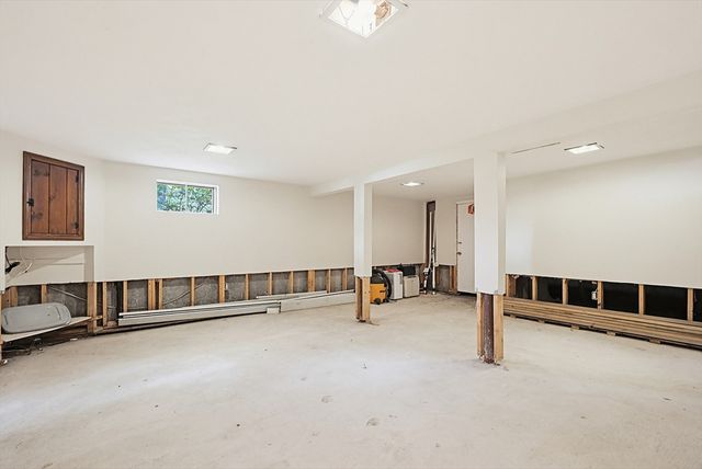 37 Jillson Cir, Milford, MA 01757
