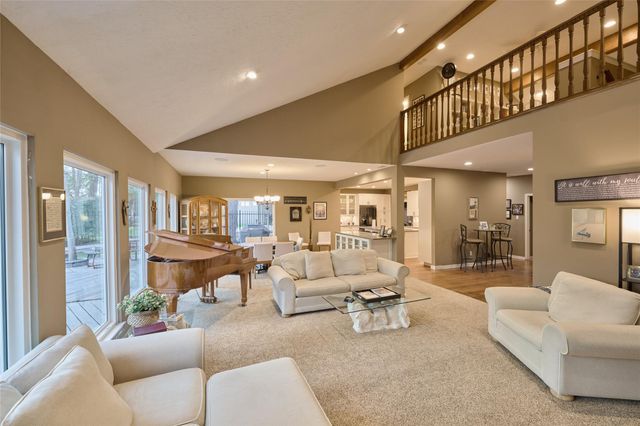 9 Huntsmans Horn Circle, The Woodlands, TX 77380