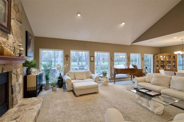 9 Huntsmans Horn Circle, The Woodlands, TX 77380