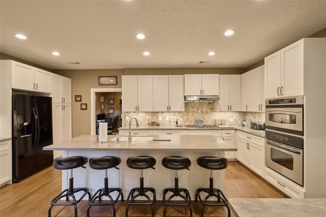 9 Huntsmans Horn Circle, The Woodlands, TX 77380