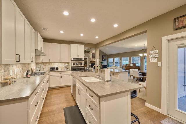 9 Huntsmans Horn Circle, The Woodlands, TX 77380