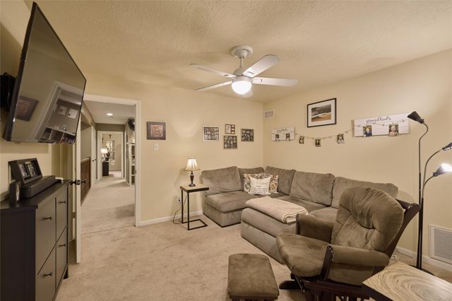 9 Huntsmans Horn Circle, The Woodlands, TX 77380