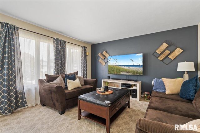 2223 W 34TH Street, Davenport, IA 52806