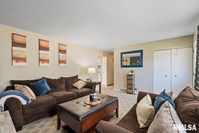 2223 W 34TH Street, Davenport, IA 52806