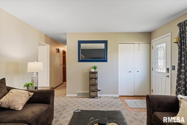 2223 W 34TH Street, Davenport, IA 52806