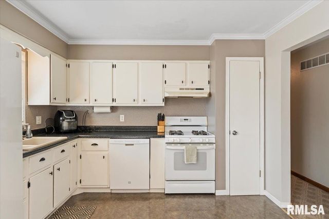 2223 W 34TH Street, Davenport, IA 52806