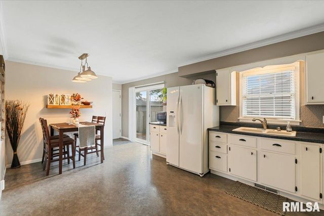 2223 W 34TH Street, Davenport, IA 52806