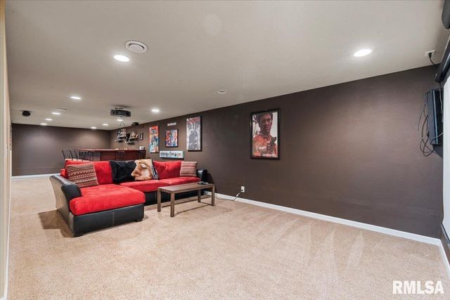 2223 W 34TH Street, Davenport, IA 52806