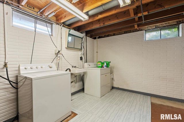 2223 W 34TH Street, Davenport, IA 52806