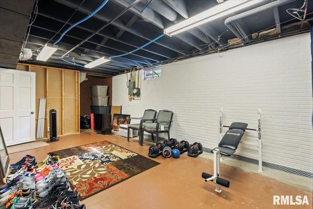 2223 W 34TH Street, Davenport, IA 52806